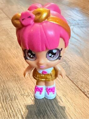 Lippy Lulu Kindi Kids Minis collectible bobble head figure toy